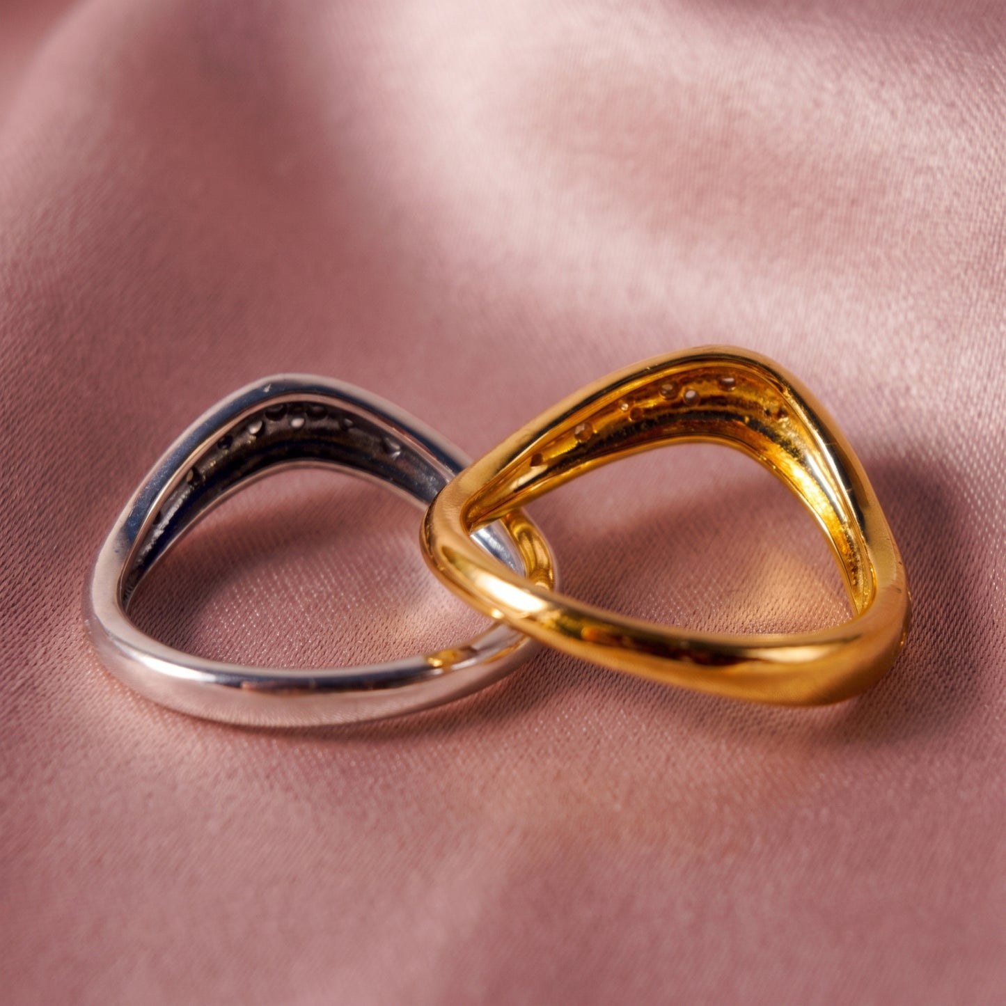 Pre-loved Set Prstenja u Dvije Nijanse, Valoviti Oblik, Srebro 925 i 14k Pozlata