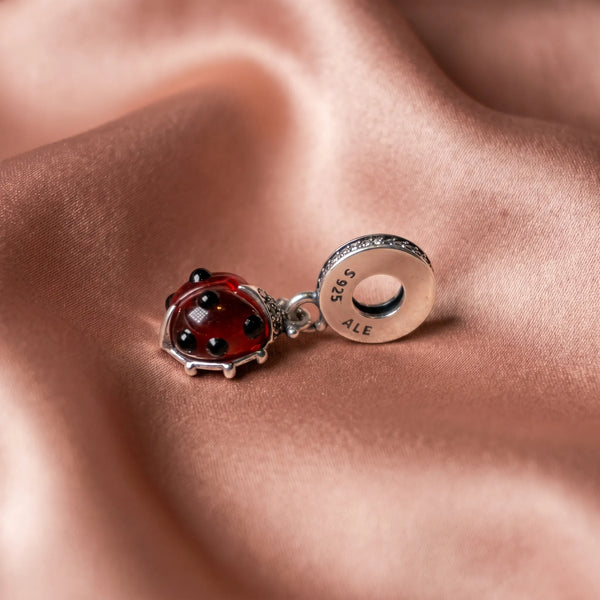 Pre-loved Pandora Viseći Privjesak Crvena Bubamara – Srebro 925