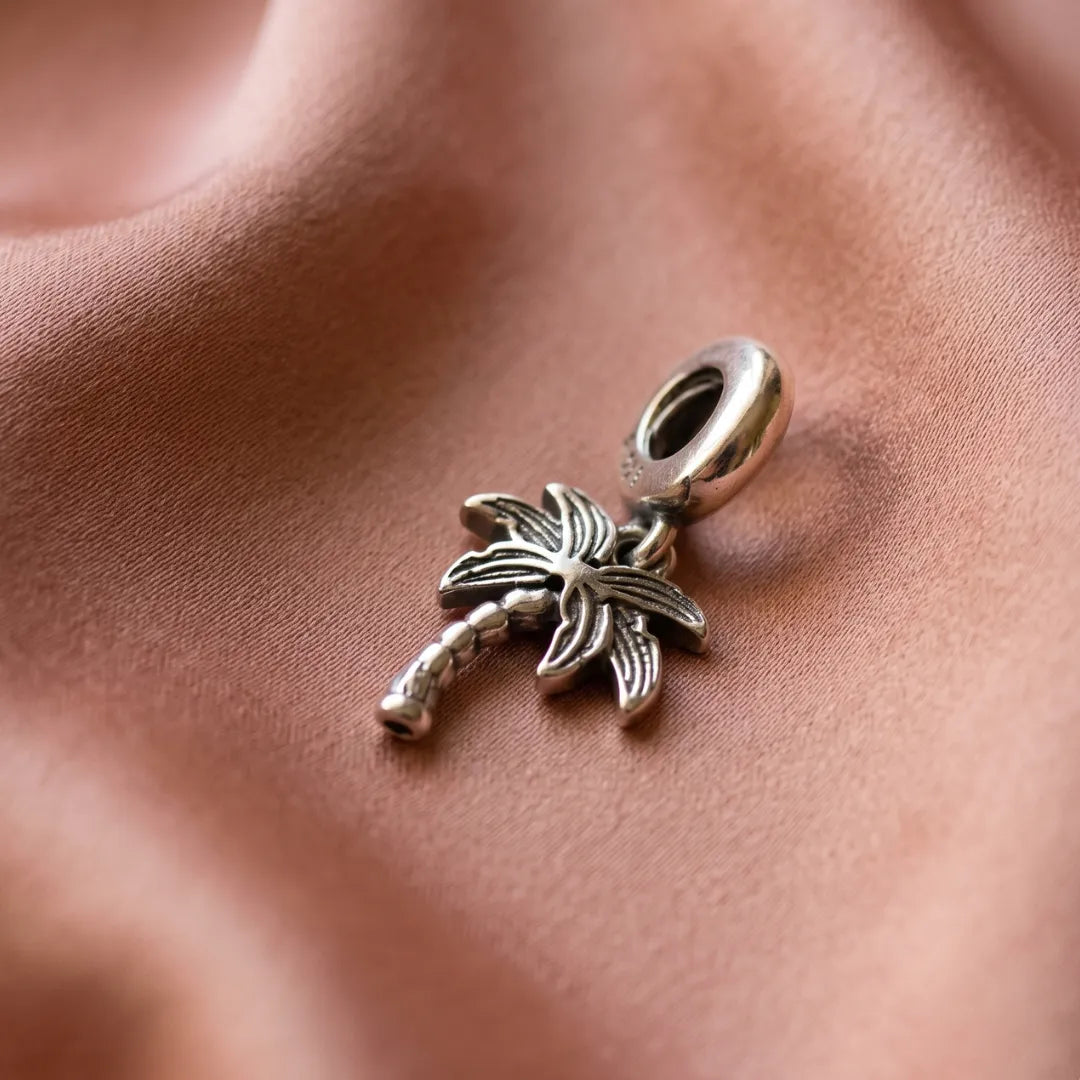 Pre-loved Pandora Viseći Privjesak Palma i Kokosi – Srebro 925