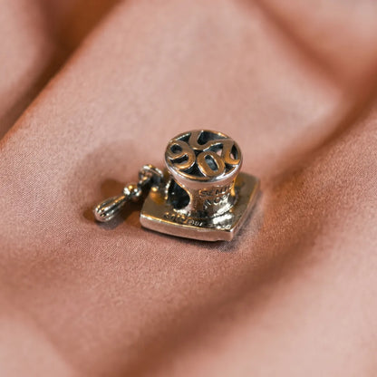 Pre-loved Pandora Viseći Privjesak Kapica Matura 2026 Plava – Srebro 925