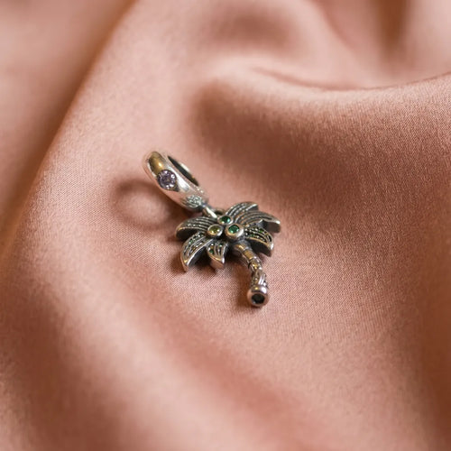 Pre-loved Pandora Viseći Privjesak Palma i Kokosi – Srebro 925