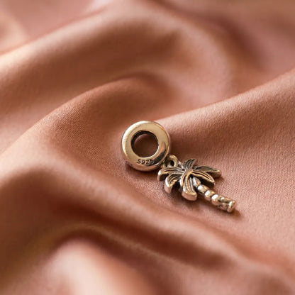 Pre-loved Pandora Viseći Privjesak Palma i Kokosi – Srebro 925