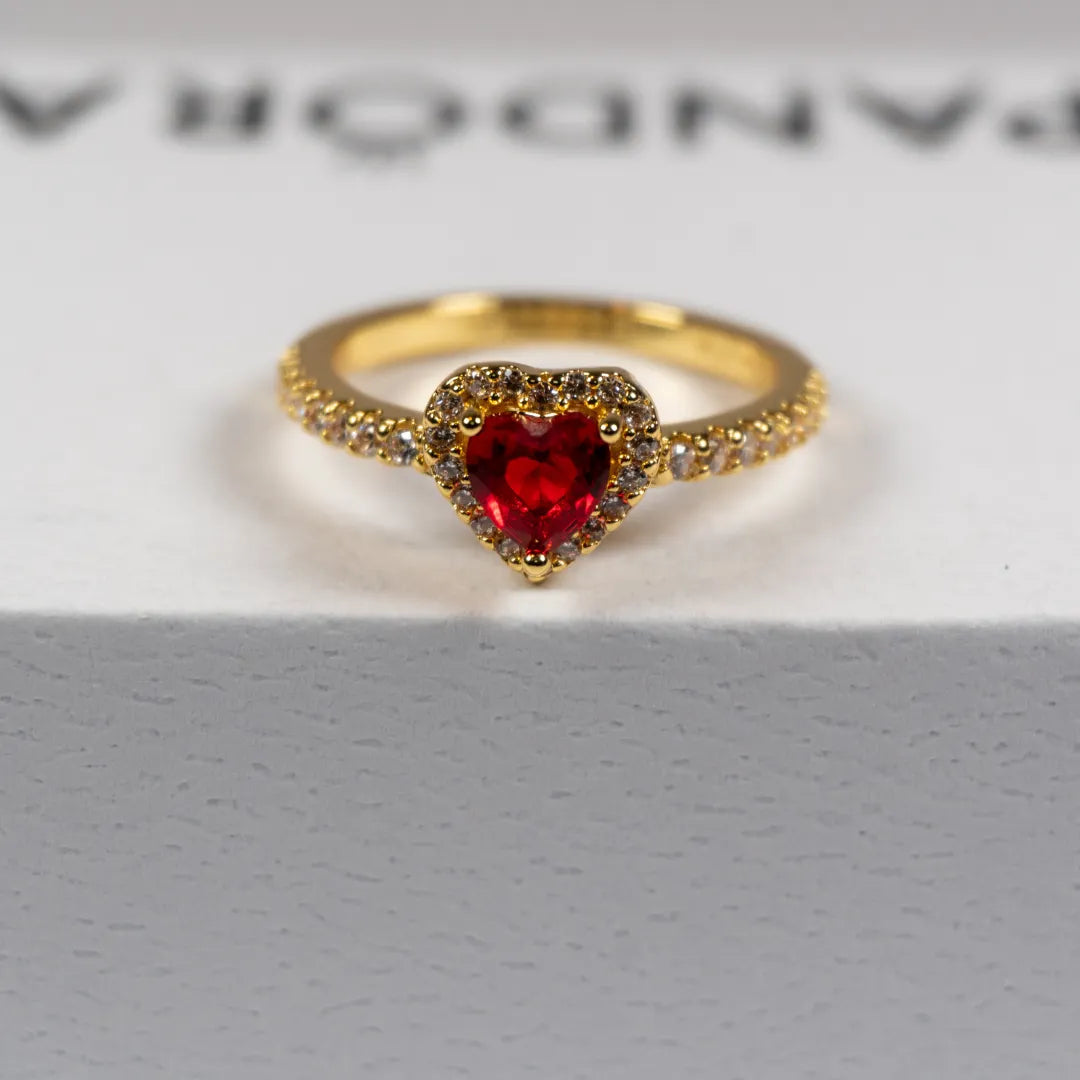 Pandora Timeless Prsten Crveno Srce Pavé – 14k Pozlata