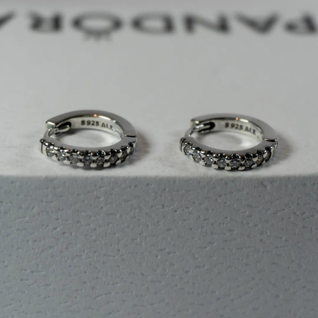 Pandora Timeless Huggie Alka Naušnice – Srebro 925