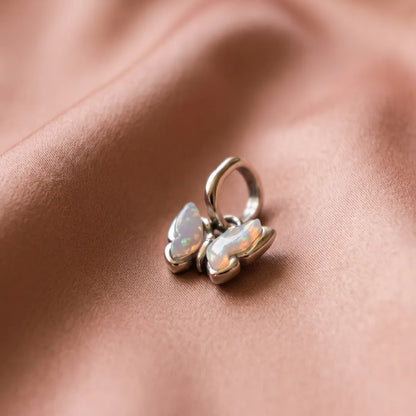 Pre-loved Pandora Mini Viseći Privjesak Ružičasti Leptir Opal – Srebro 925