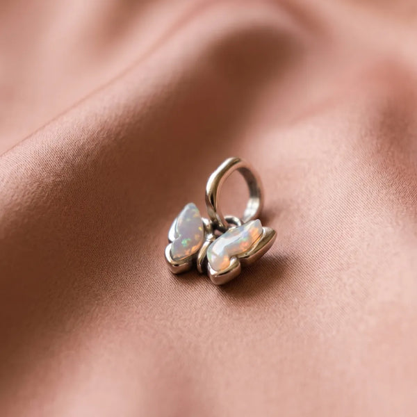 Pre-loved Pandora Mini Viseći Privjesak Ružičasti Leptir Opal – Srebro 925