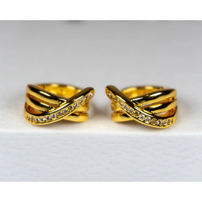 Pandora Signature Naušnice Alke – Ukršteni Pavé – 14k Pozlata