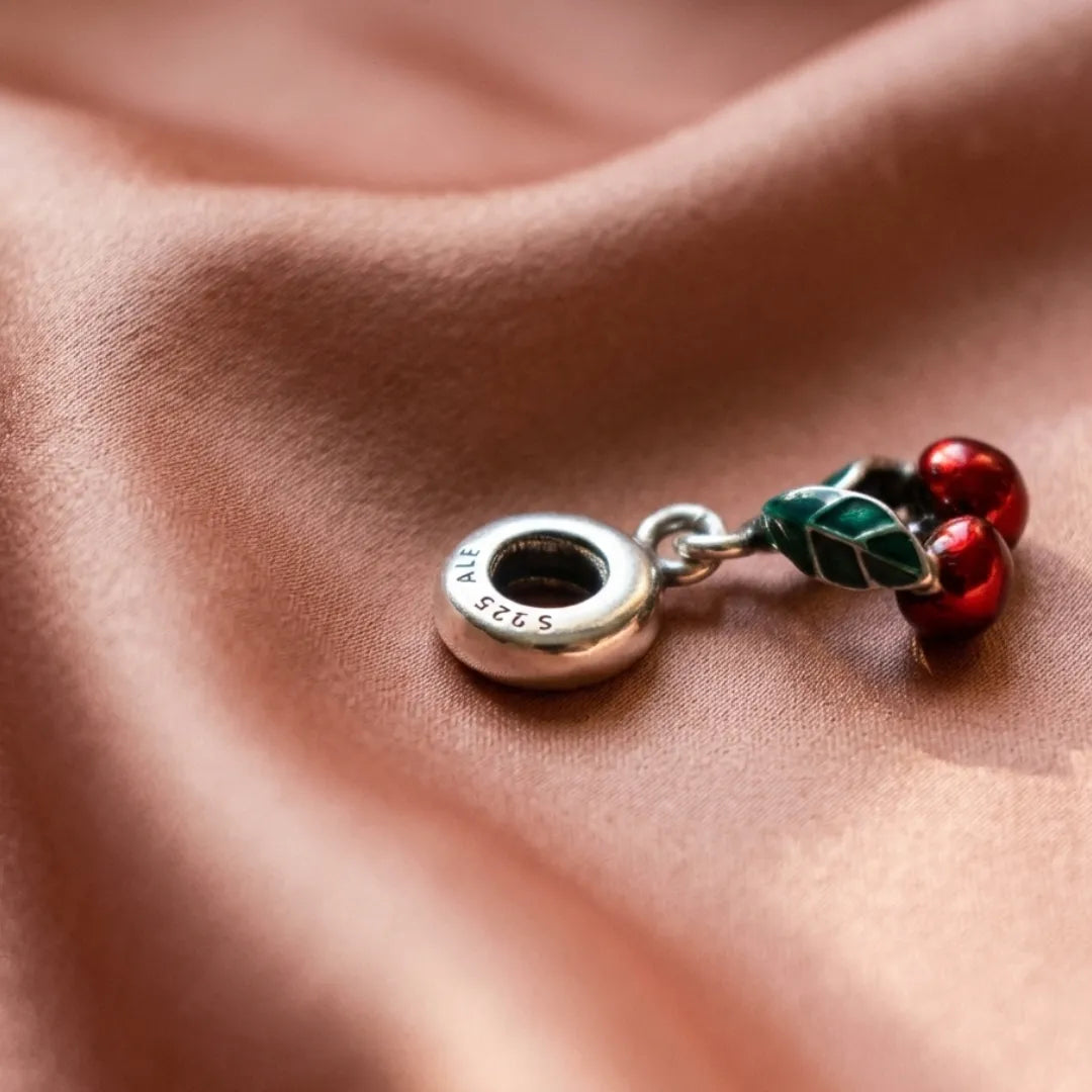 Pre-loved Pandora Viseći Privjesak Asimetrične Trešnje – Srebro 925