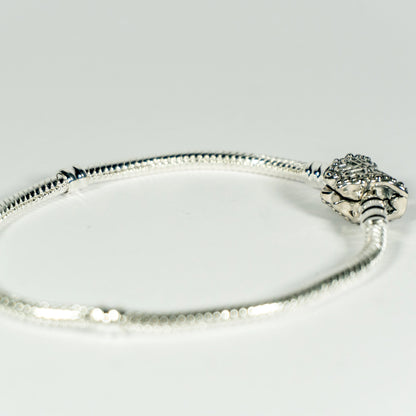 Pre-loved Pandora Narukvica Moments – Zmijski Vez s Kopčom Leptir – Srebro 925