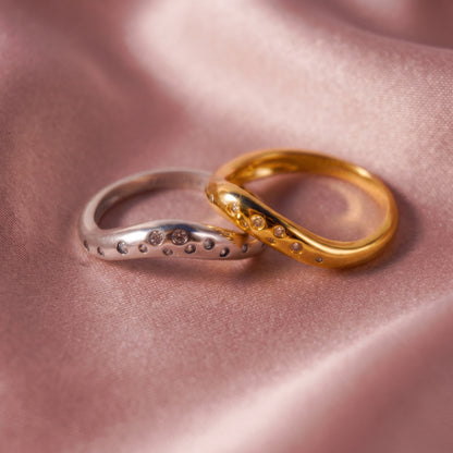 Pre-loved Set Prstenja u Dvije Nijanse, Valoviti Oblik, Srebro 925 i 14k Pozlata