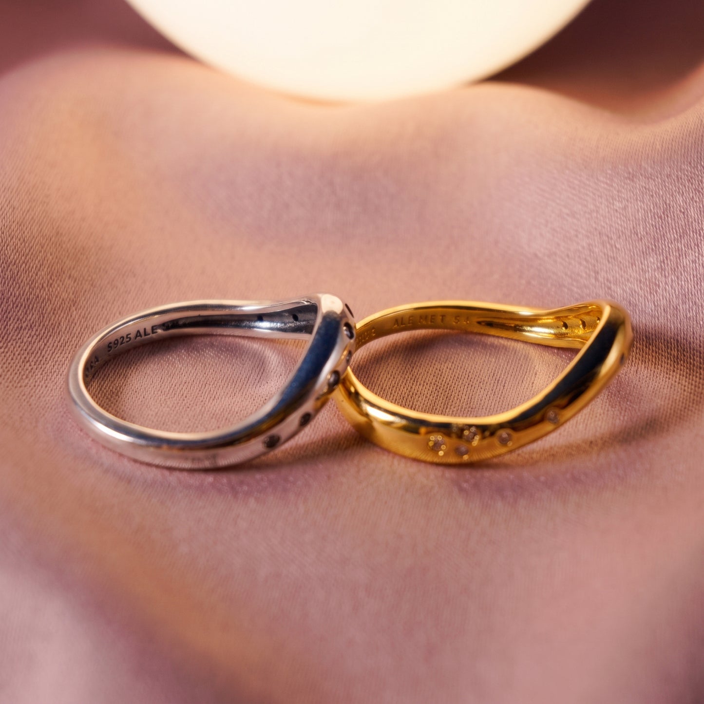 Pre-loved Set Prstenja u Dvije Nijanse, Valoviti Oblik, Srebro 925 i 14k Pozlata